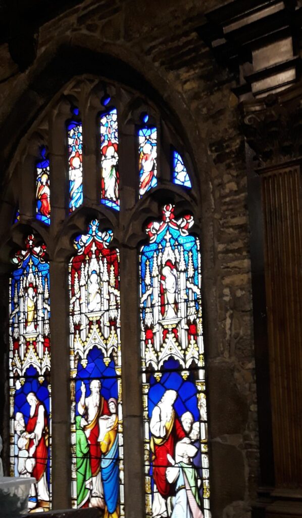 Stained glass window donated by Evan Charles Sutherland Walker
Image used with the kind permission of Andy Barber, Operations Manager of Halifax Minster